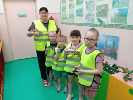 Выставка поделок "День Победы" Выставка поделок "День Победы".